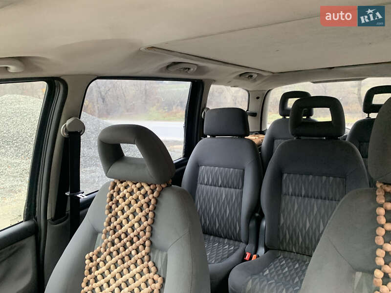 Мінівен Ford Galaxy 2002 в Рахові