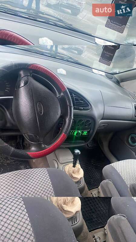 Минивэн Ford Galaxy 2000 в Золочеве