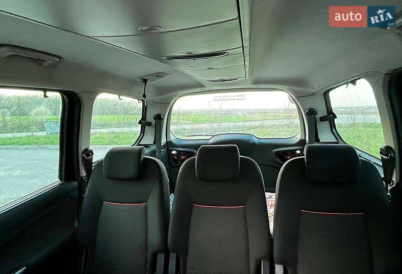 Минивэн Ford Galaxy 2006 в Дунаевцах