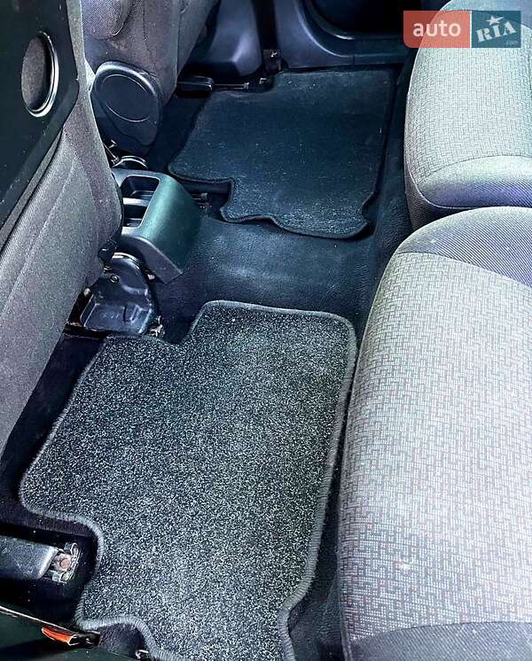 Минивэн Ford Galaxy 2006 в Дунаевцах