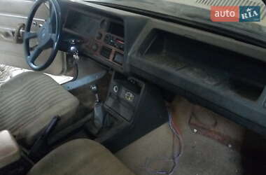 Седан Ford Granada 1979 в Дубні