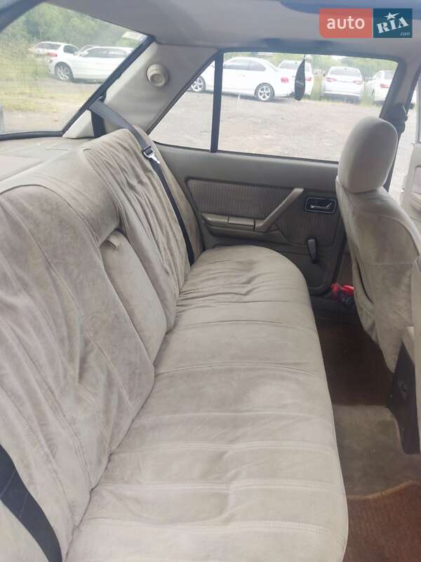 Седан Ford Granada 1984 в Львове