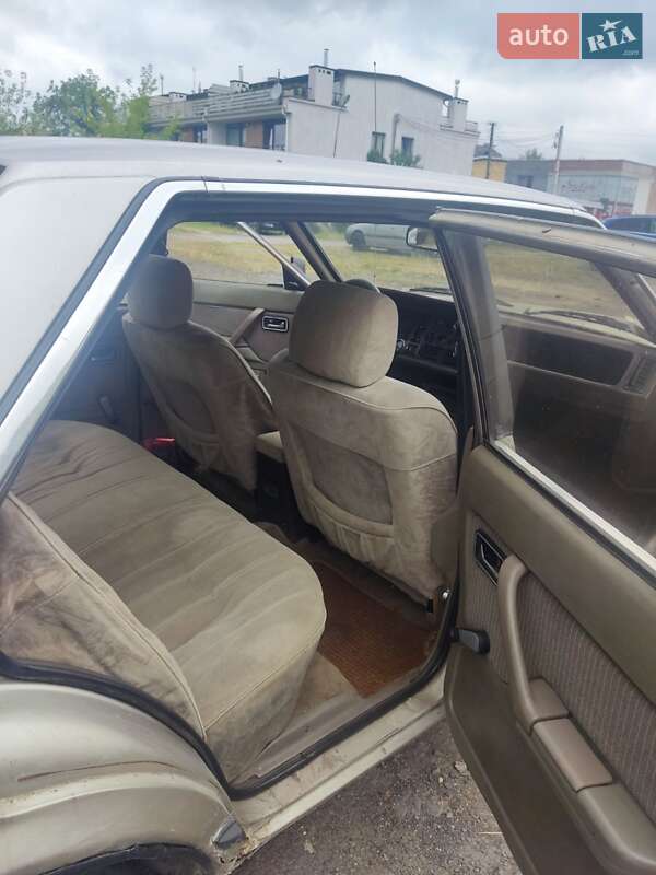 Седан Ford Granada 1984 в Львове