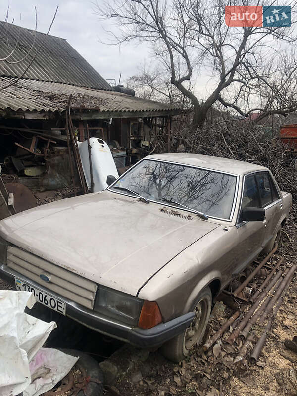 Седан Ford Granada 1983 в Голованевске