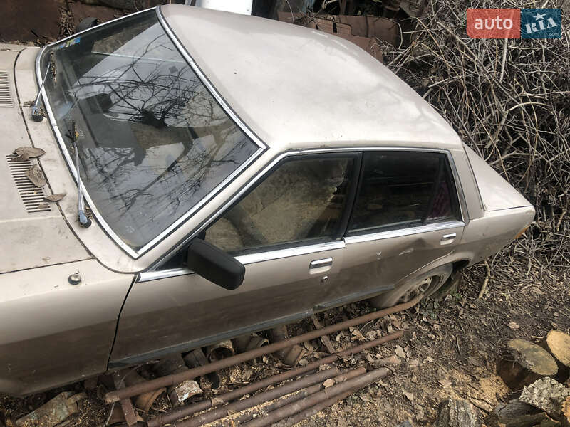 Седан Ford Granada 1983 в Голованевске