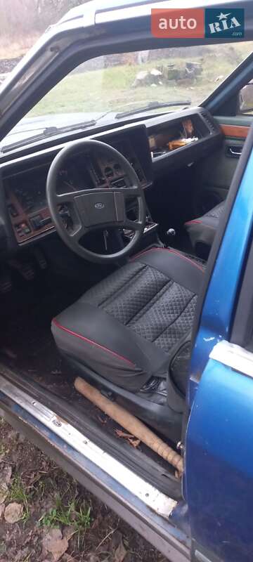 Седан Ford Granada 1986 в Царичанке