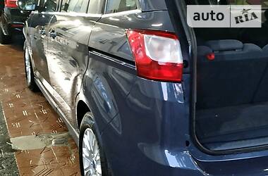 Минивэн Ford Grand C-Max 2010 в 