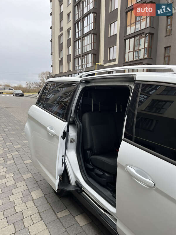 Минивэн Ford Grand C-Max 2012 в Ивано-Франковске
