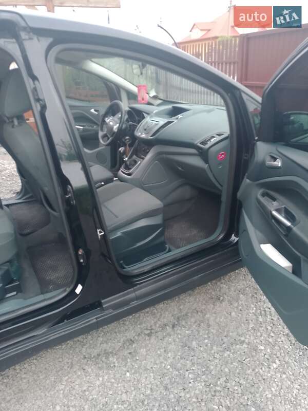 Минивэн Ford Grand C-Max 2011 в Городке