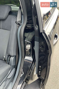 Минивэн Ford Grand C-Max 2011 в 