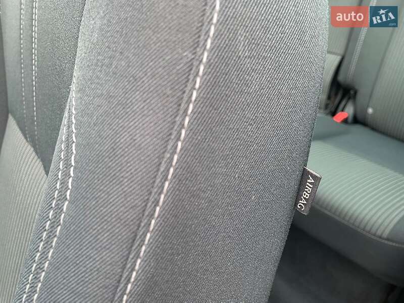 Минивэн Ford Grand C-Max 2011 в Богуславе фото 12 Минивэн Ford Grand C-Max 2011 в Богуславе