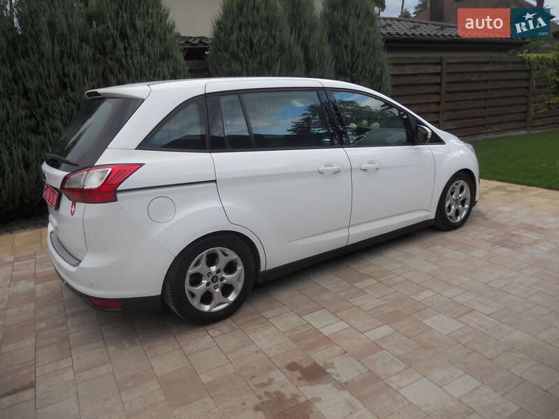 Минивэн Ford Grand C-Max 2010 в Буче