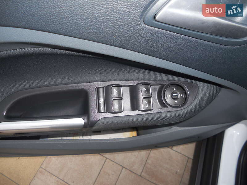 Минивэн Ford Grand C-Max 2010 в Буче