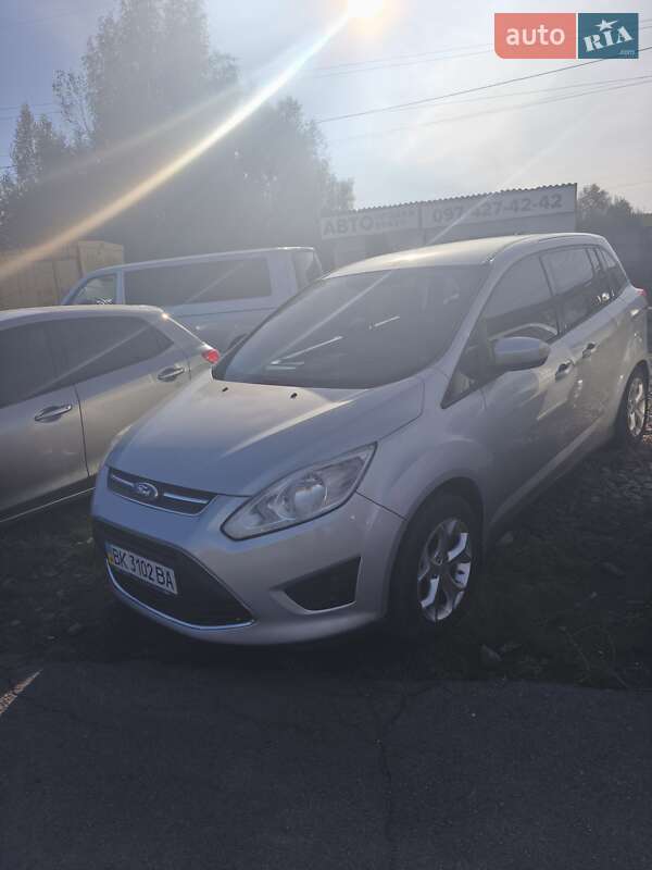Минивэн Ford Grand C-Max 2010 в 