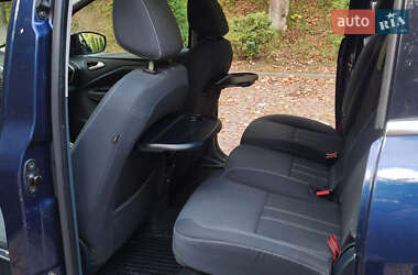 Мінівен Ford Grand C-Max 2010 в  фото 56 Мінівен Ford Grand C-Max 2010 в