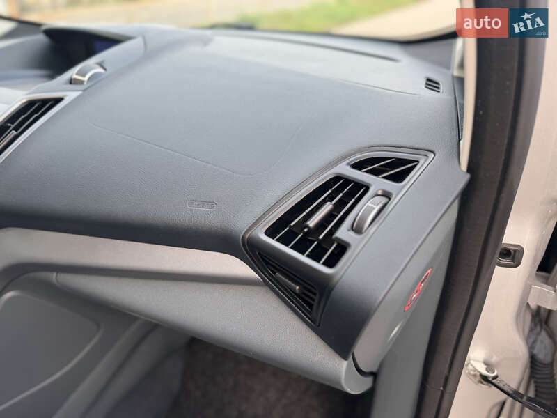 Минивэн Ford Grand C-Max 2012 в Ровно