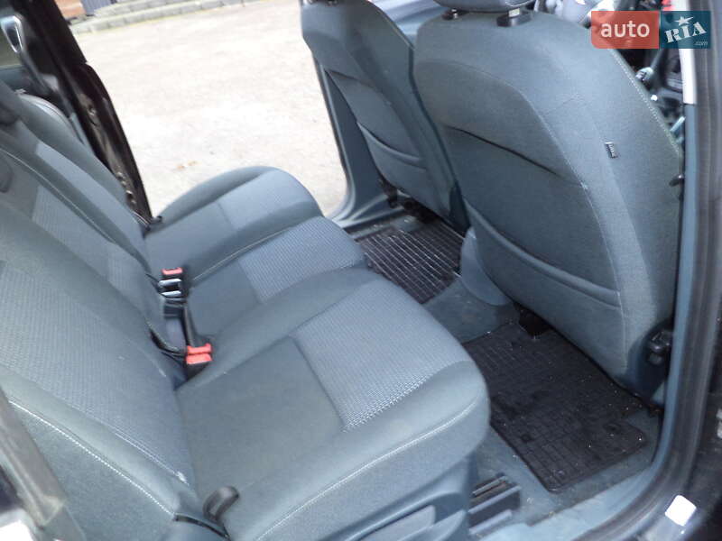 Минивэн Ford Grand C-Max 2011 в Ивано-Франковске