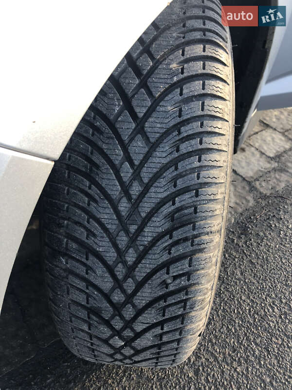 Минивэн Ford Grand C-Max 2010 в Мукачево