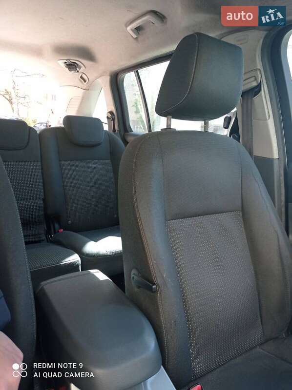 Минивэн Ford Grand C-Max 2011 в Черноморске