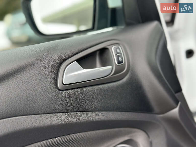 Минивэн Ford Grand C-Max 2017 в Дрогобыче