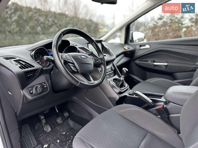 Минивэн Ford Grand C-Max 2017 в Дрогобыче