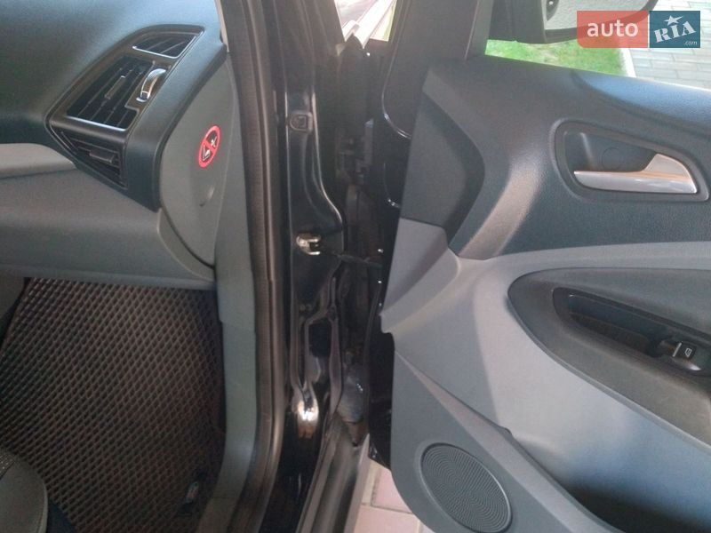 Минивэн Ford Grand C-Max 2011 в Перечине