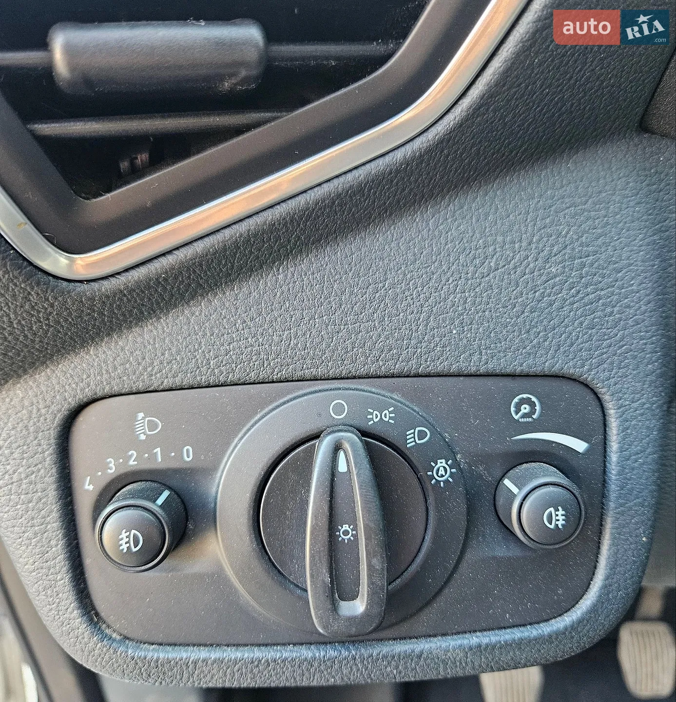 2011 Ford C-MAX - мініатюра 11