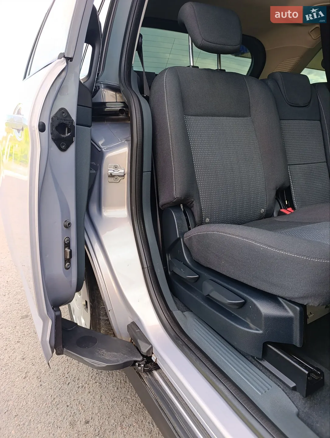 2010 Ford C-MAX - мініатюра 37