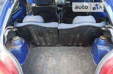 Хетчбек Ford KA 2001 в 