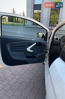 Хетчбек Ford KA 2012 в 