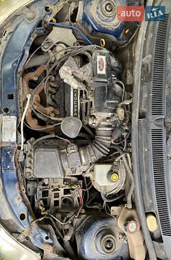 Хэтчбек Ford KA 1997 в 