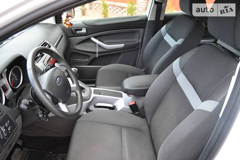 Внедорожник / Кроссовер Ford Kuga 2010 в Луцке фото 13 Внедорожник / Кроссовер Ford Kuga 2010 в Луцке