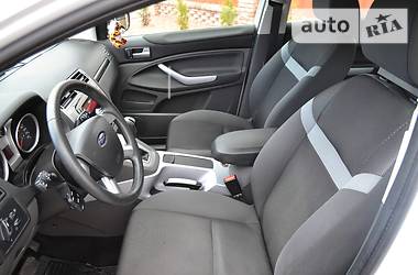 Внедорожник / Кроссовер Ford Kuga 2010 в 