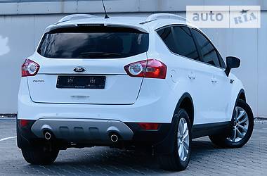 Внедорожник / Кроссовер Ford Kuga 2013 в 