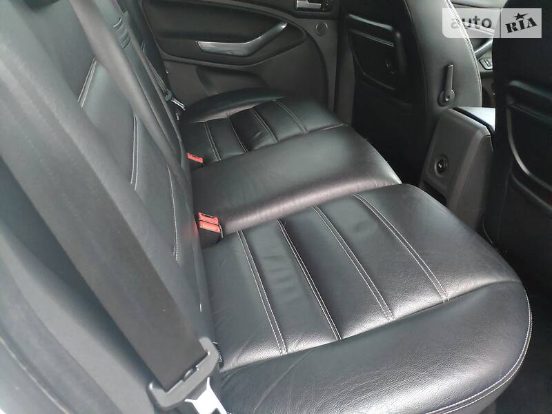 Позашляховик / Кросовер Ford Kuga 2013 в Києві