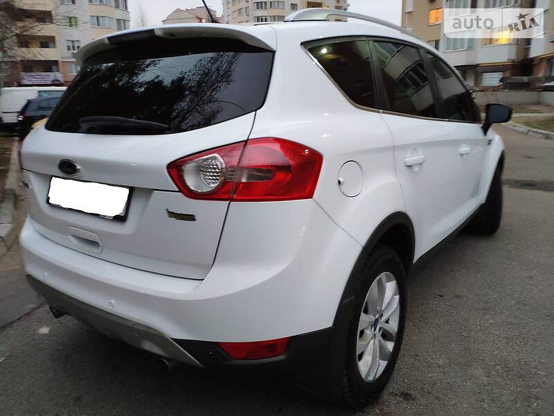 Позашляховик / Кросовер Ford Kuga 2013 в Києві