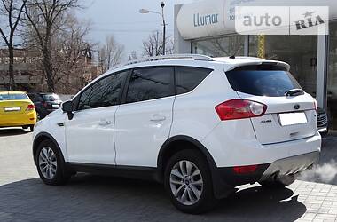 Позашляховик / Кросовер Ford Kuga 2011 в 