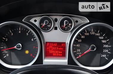 Позашляховик / Кросовер Ford Kuga 2011 в 
