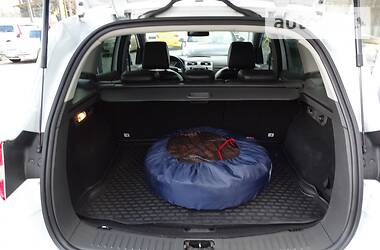 Позашляховик / Кросовер Ford Kuga 2011 в 
