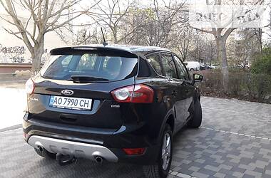 Позашляховик / Кросовер Ford Kuga 2011 в 