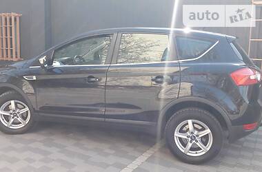 Позашляховик / Кросовер Ford Kuga 2011 в 