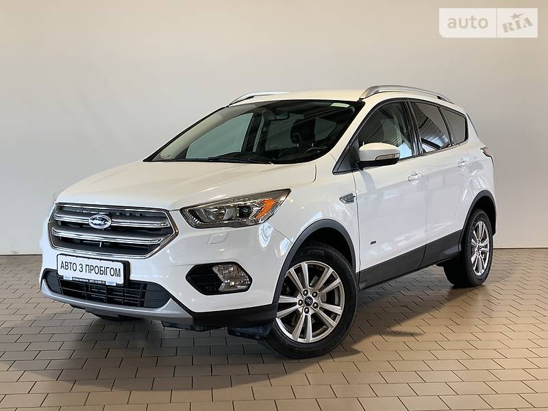 54 объявления о продаже Ford Kuga 2017 года