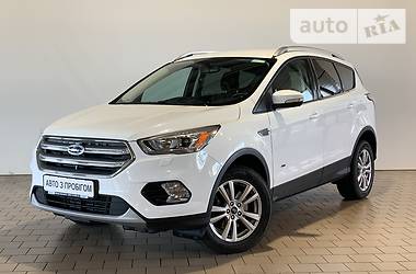 Позашляховик / Кросовер Ford Kuga 2017 в Києві