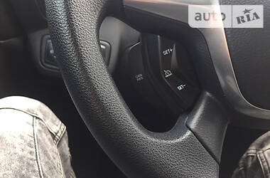 Позашляховик / Кросовер Ford Kuga 2014 в 