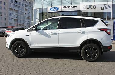 Позашляховик / Кросовер Ford Kuga 2017 в Чернігові