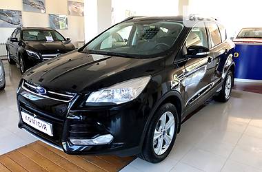 Позашляховик / Кросовер Ford Kuga 2015 в 