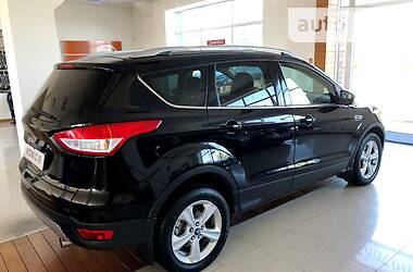Позашляховик / Кросовер Ford Kuga 2015 в 