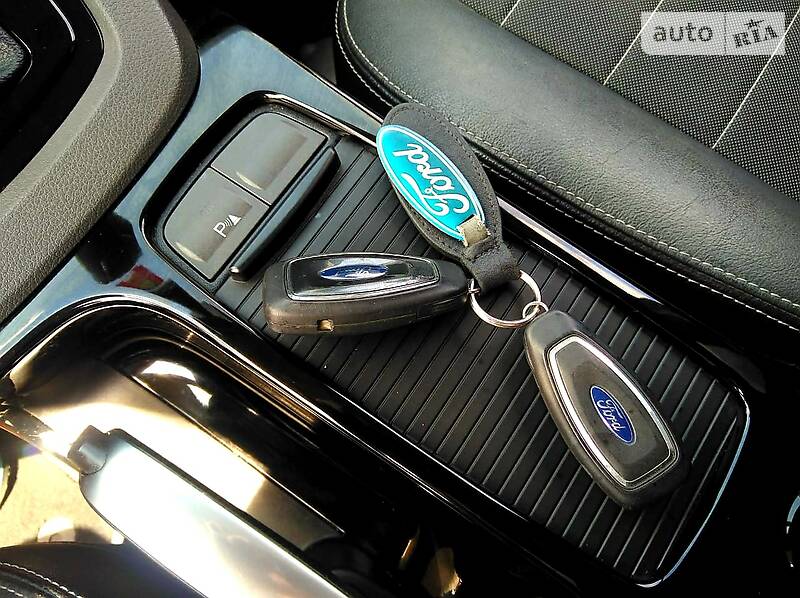 Позашляховик / Кросовер Ford Kuga 2012 в Луцьку