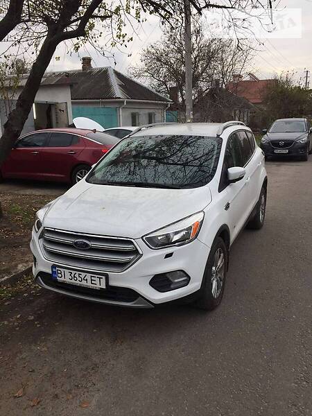 Внедорожник / Кроссовер Ford Kuga 2016 в Кременчуге