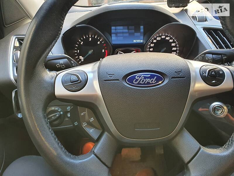 Позашляховик / Кросовер Ford Kuga 2015 в Івано-Франківську